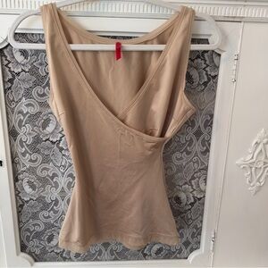 SPANX Simplicity Cross Over V-Neck Shaper